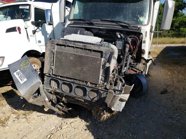 Photo 9 from auction – 2016 VOLVO VN VNL with VIN 4V4NC9EH4GN934714