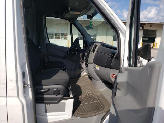 Photo 5 from auction – 2015 MERCEDES-BENZ SPRINTER 2 with VIN WD3PE8DC7FP139488
