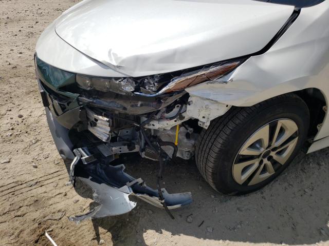 Photo 9 from auction – 2017 TOYOTA PRIUS PRIM with VIN JTDKARFP3H3037357