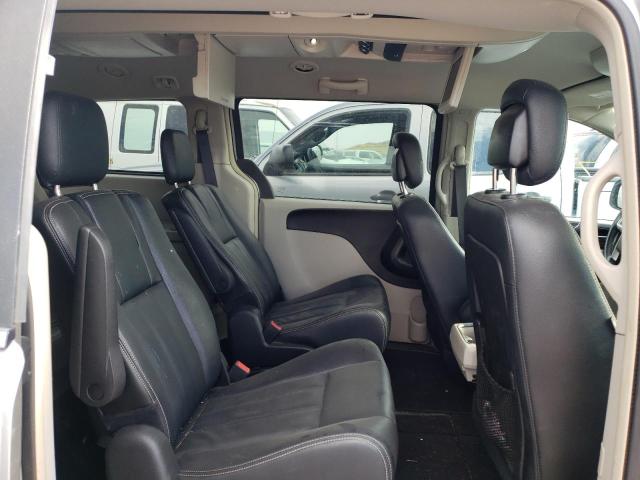 Photo 6 from auction – 2016 CHRYSLER TOWN & COU with VIN 2C4RC1BG6GR282627