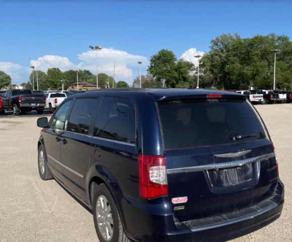 Photo 3 from auction – 2015 CHRYSLER TOWN & COU with VIN 2C4RC1BG1FR654244