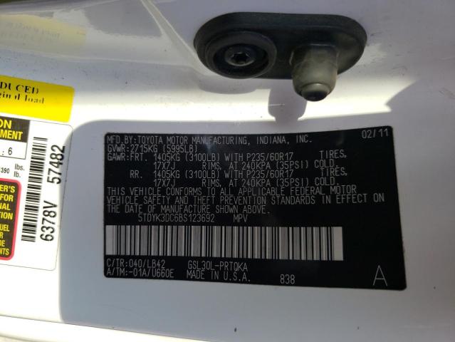 Photo 10 from auction – 2011 TOYOTA SIENNA XLE with VIN 5TDYK3DC6BS123692