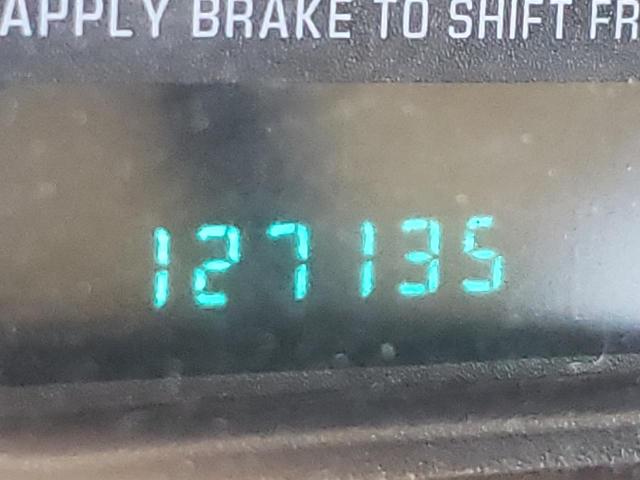 Photo 8 from auction – 2002 CHEVROLET SUBURBAN K with VIN 3GNFK16T52G199595