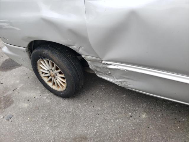 Photo 9 from auction – 2000 CHRYSLER TOWN&COUNT with VIN 1C4GP44R7YB776250