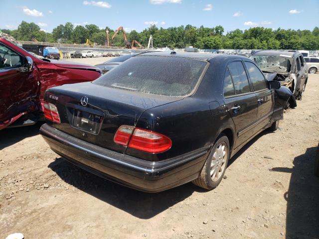 Photo 4 from auction – 2001 MERCEDES-BENZ E 320 with VIN WDBJF65J11B319404