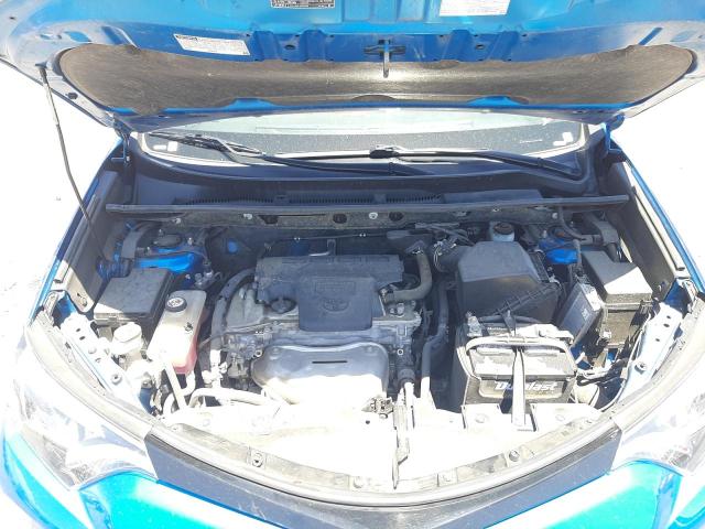 Photo 7 from auction – 2018 TOYOTA RAV4 SE with VIN JTMJFREV9JJ182871