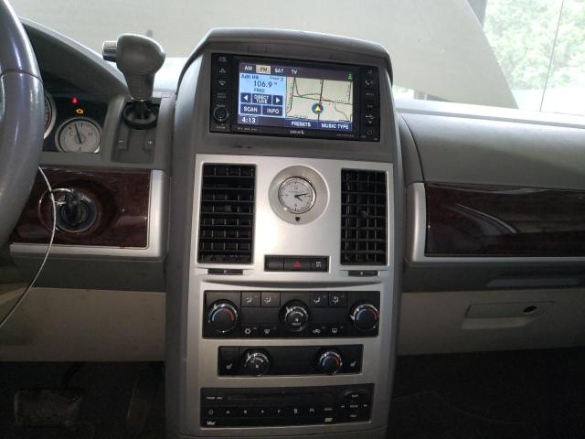 Photo 9 from auction – 2010 CHRYSLER TOWN & COU with VIN 2A4RR5D19AR137789