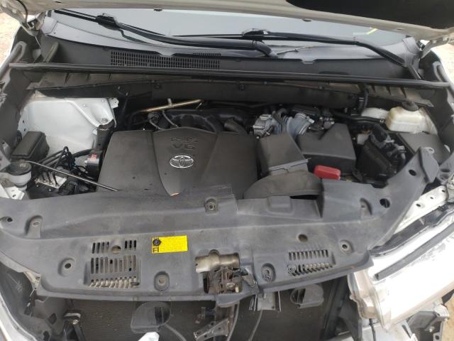 Photo 7 from auction – 2017 TOYOTA HIGHLANDER with VIN 5TDKZRFH1HS524623