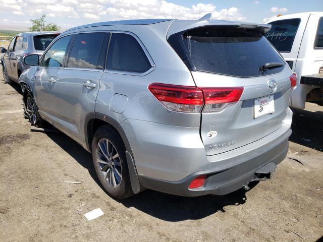 Photo 3 from auction – 2017 TOYOTA HIGHLANDER with VIN 5TDJZRFH1HS387596