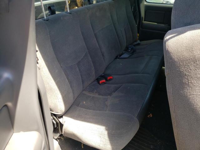 Photo 6 from auction – 2004 CHEVROLET SILVERADO with VIN 2GCEC19T641379676