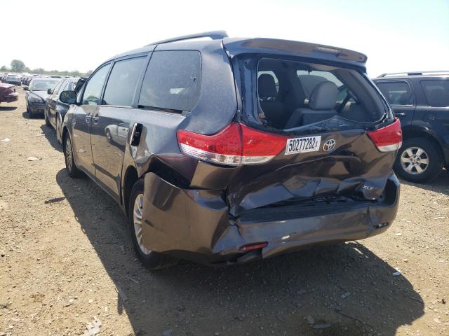 Photo 3 from auction – 2013 TOYOTA SIENNA XLE with VIN 5TDYK3DC4DS358594