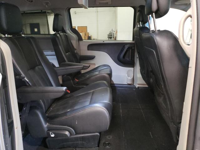 Photo 6 from auction – 2015 CHRYSLER TOWN & COU with VIN 2C4RC1BG0FR539196