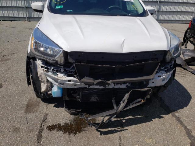 Photo 9 from auction – 2017 FORD ESCAPE SE with VIN 1FMCU0GD6HUE63741