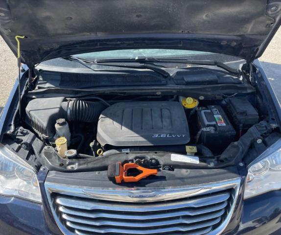 Photo 7 from auction – 2015 CHRYSLER TOWN & COU with VIN 2C4RC1BG1FR654244