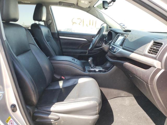 Photo 5 from auction – 2016 TOYOTA HIGHLANDER with VIN 5TDKKRFH9GS174919