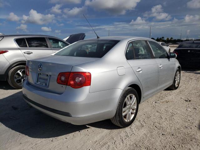 Photo 4 from auction – 2007 VOLKSWAGEN JETTA WOLF with VIN 3VWEF71K87M167689