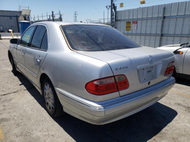 Photo 3 from auction – 2001 MERCEDES-BENZ E 320 with VIN WDBJF65J51B346279