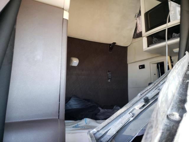 Photo 6 from auction – 2016 VOLVO VN VNL with VIN 4V4NC9EH4GN934714