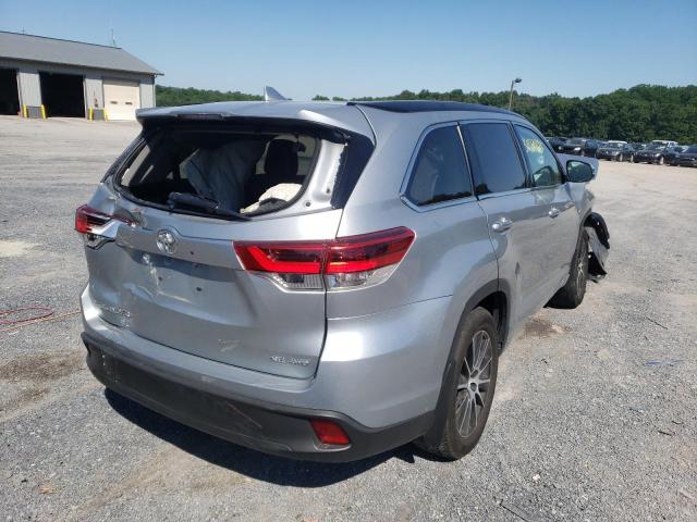 Photo 4 from auction – 2017 TOYOTA HIGHLANDER with VIN 5TDJZRFH9HS377320