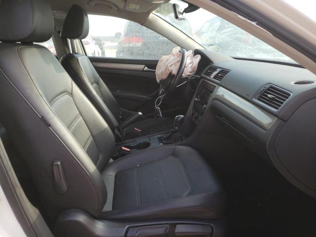 Photo 5 from auction – 2015 VOLKSWAGEN PASSAT S with VIN 1VWAT7A37FC102722