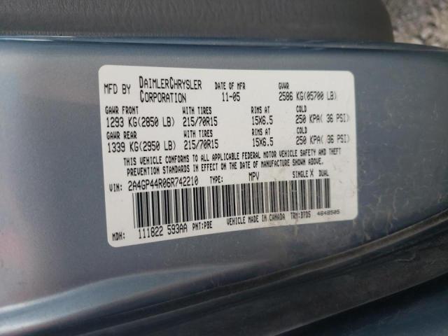 Photo 10 from auction – 2006 CHRYSLER TOWN & COU with VIN 2A4GP44R06R742210