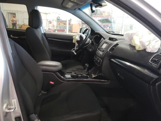 Photo 5 from auction – 2015 KIA SORENTO LX with VIN 5XYKTCA66FG604451