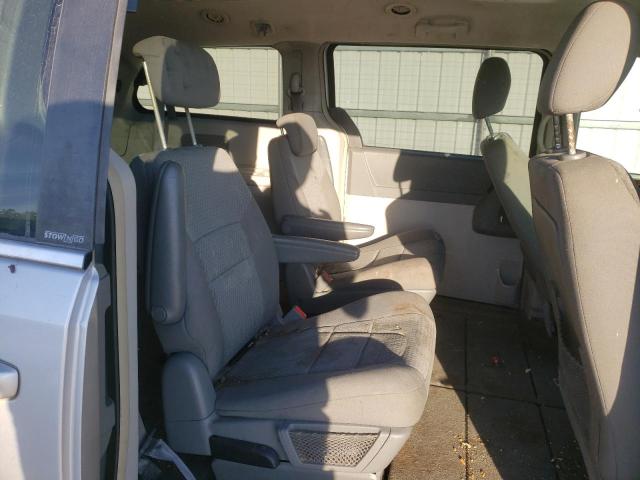 Photo 6 from auction – 2010 CHRYSLER TOWN & COU with VIN 2A4RR5D17AR221836