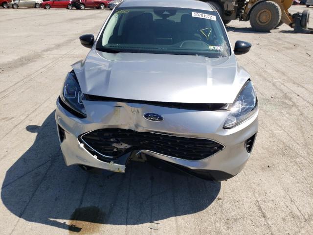 Photo 7 from auction – 2021 FORD ESCAPE SE with VIN 1FMCU9G65MUB31791
