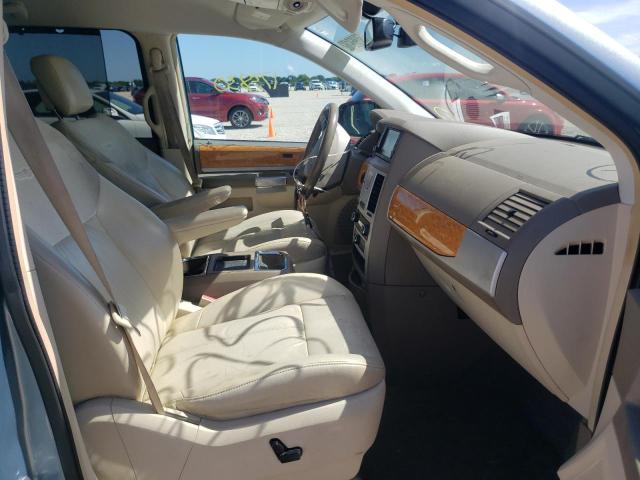 Photo 5 from auction – 2010 CHRYSLER TOWN & COU with VIN 2A4RR7DX6AR376331