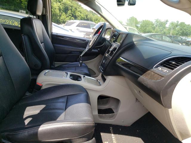 Photo 5 from auction – 2015 CHRYSLER TOWN & COU with VIN 2C4RC1CG2FR578936