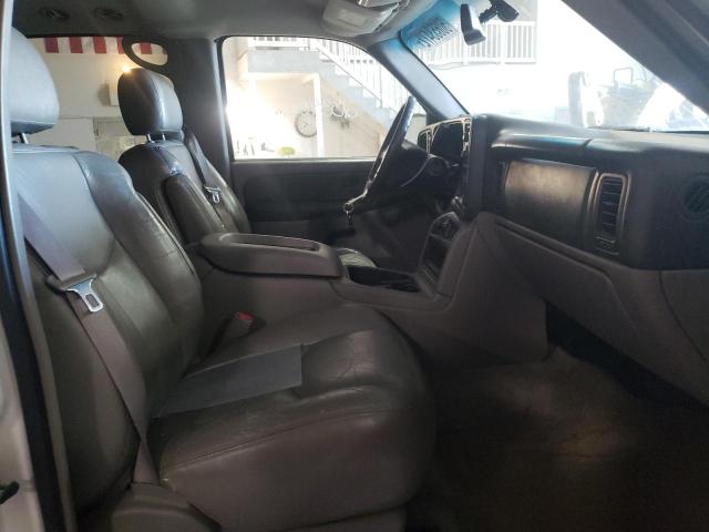 Photo 5 from auction – 2003 CHEVROLET SUBURBAN K with VIN 3GNFK16Z43G111447