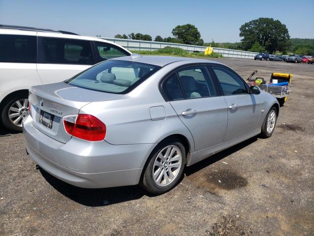 Photo 4 from auction – 2006 BMW 325 XI with VIN WBAVD13596KV04662