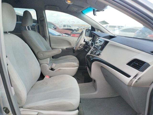 Photo 5 from auction – 2011 TOYOTA SIENNA with VIN 5TDKA3DC3BS009142