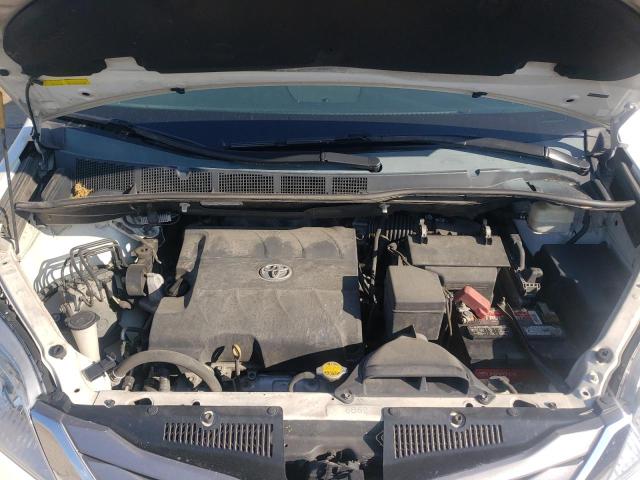 Photo 7 from auction – 2015 TOYOTA SIENNA XLE with VIN 5TDYK3DC6FS577916