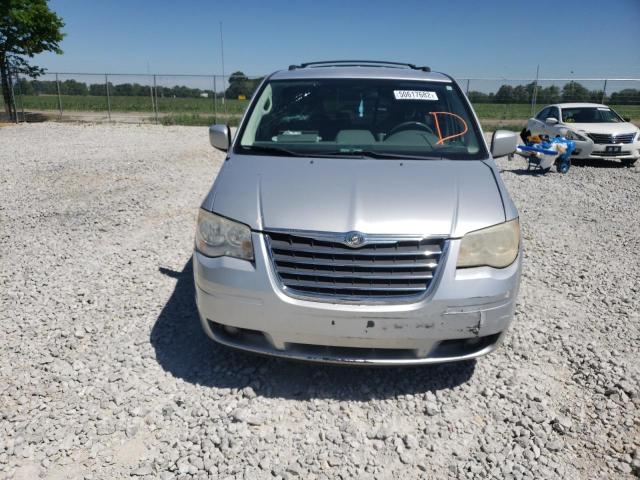 Photo 9 from auction – 2010 CHRYSLER TOWN & COU with VIN 2A4RR5D17AR249958