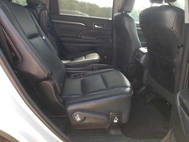Photo 6 from auction – 2015 TOYOTA HIGHLANDER with VIN 5TDDKRFHXFS200385