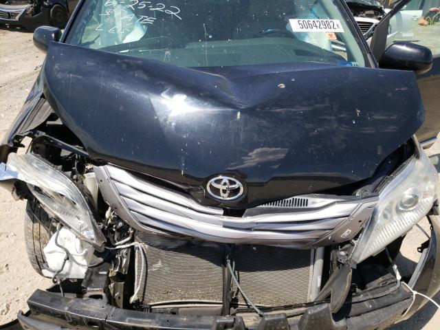 Photo 7 from auction – 2017 TOYOTA SIENNA XLE with VIN 5TDDZ3DC5HS147128