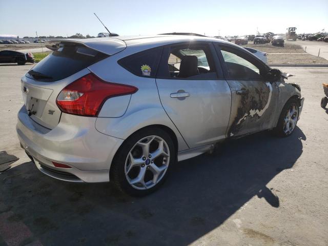 Photo 4 from auction – 2013 FORD FOCUS ST with VIN 1FADP3L95DL235674