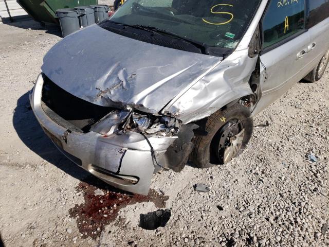 Photo 9 from auction – 2005 CHRYSLER TOWN & COU with VIN 2C4GP44R25R497186