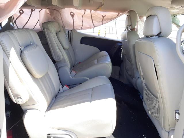 Photo 6 from auction – 2015 CHRYSLER TOWN & COU with VIN 2C4RC1BG1FR645091