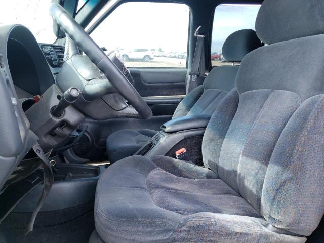Photo 5 from auction – 2001 CHEVROLET BLAZER with VIN 1GNDT13W812155309