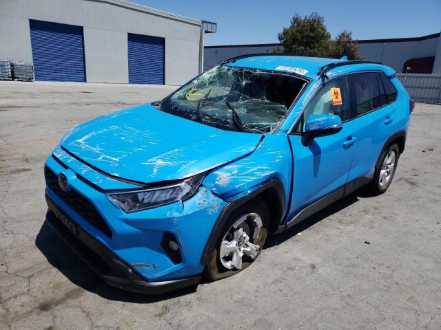 Photo 2 from auction – 2021 TOYOTA RAV4 XLE with VIN 2T3P1RFV7MW155617
