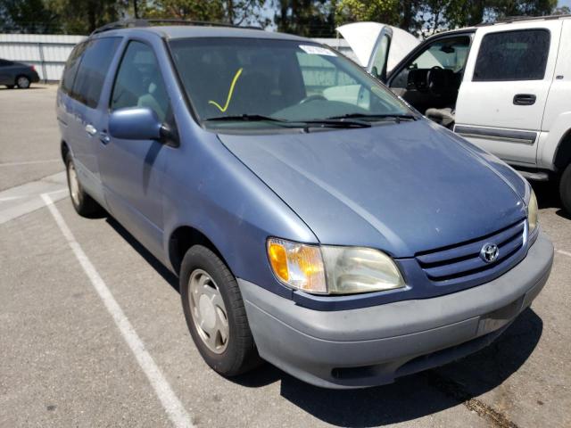 TOYOTA SIENNA LE 2002 with VIN 4T3ZF13CX2U494447 - Photo from auction