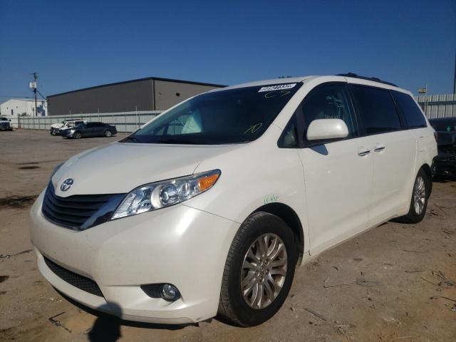 Photo 2 from auction – 2015 TOYOTA SIENNA XLE with VIN 5TDYK3DC6FS577916