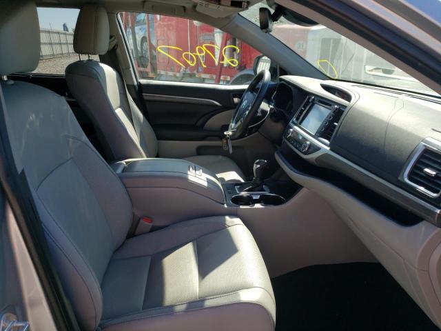 Photo 5 from auction – 2019 TOYOTA HIGHLANDER with VIN 5TDDZRFH6KS747529