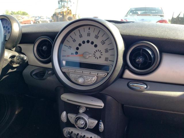 Photo 9 from auction – 2010 MINI COOPER with VIN WMWMF3C51ATZ65343