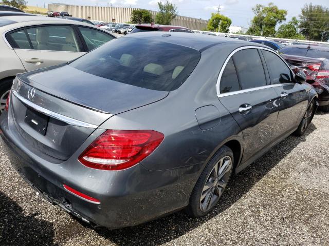 Photo 4 from auction – 2017 MERCEDES-BENZ E 300 with VIN WDDZF4JB3HA109089