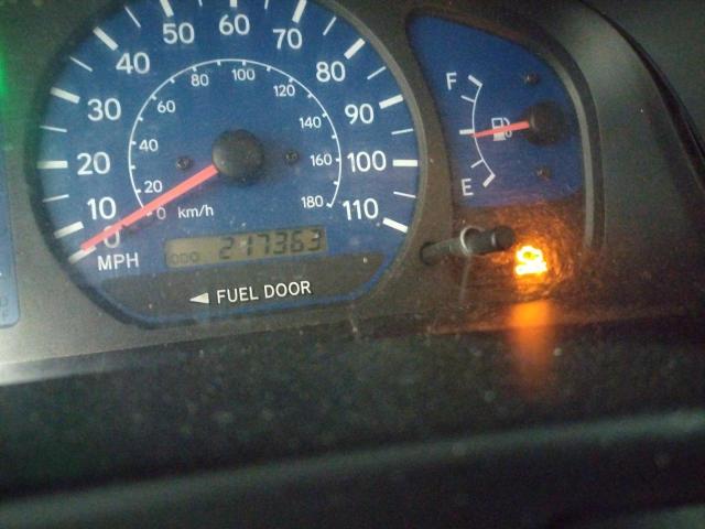 Photo 8 from auction – 2002 TOYOTA SIENNA LE with VIN 4T3ZF13C42U478373