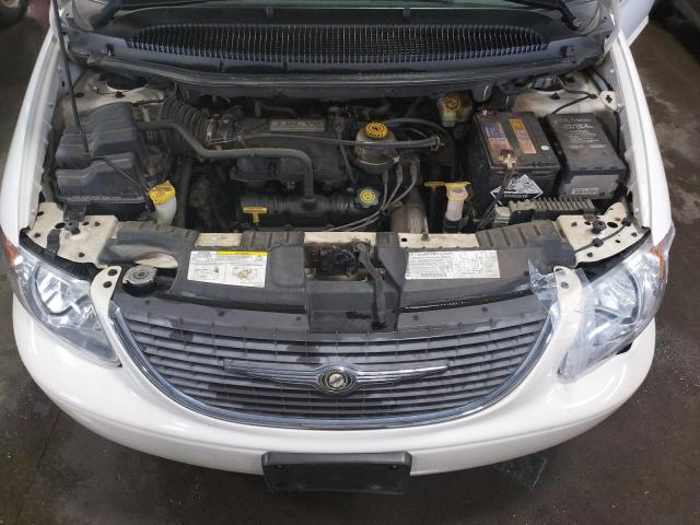 Photo 7 from auction – 2002 CHRYSLER TOWN & COU with VIN 2C4GP74L92R581868