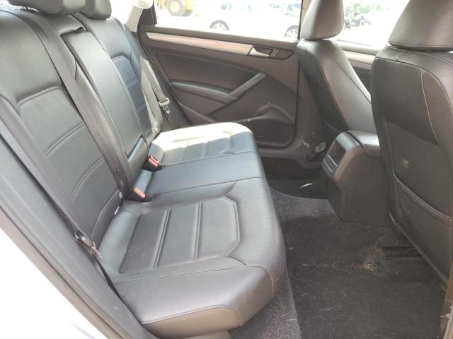 Photo 6 from auction – 2015 VOLKSWAGEN PASSAT S with VIN 1VWAT7A3XFC005515